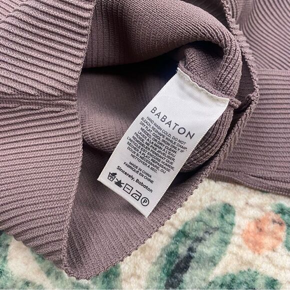 Aritzia Babaton Sz 2XS Contour Brown Long Sleeves Cropped Top Ribbed - Picture 4 of 5